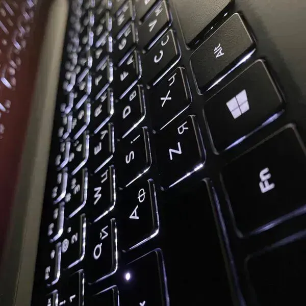 Ноутбук  Б-клас Dell Precision 5510 / 15.6" (3840x2160) IPS Touch / Intel Core i7-6820HQ (4 (8) ядра по 2.7 - 3.6 GHz) / 16 GB DDR4 / 512 GB SSD / nVidia Quadro M1000M, 2 GB DDR3, 128-bit / HDMI б/в - зображення 6