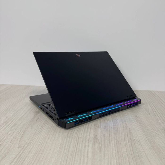 Ігровий ноутбук Acer Predator Helios 16 PH16-71 / 16" (2560x1600) IPS / Intel Core i9-13900HX (24 (32) ядра по 2,2 - 5,4 ГГц) / 16 ГБ DDR5 / 2000 ГБ SSD / nVidia GeForce RTX 4080, 12 ГБ GDDR6, 192-bit / WebCam б/в - зображення 6