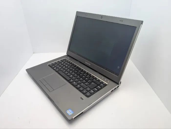 Ігровий ноутбук Dell Vostro 3560 / 15.6" (1920x1080) IPS / Intel Core i7-3632QM (4 (8) ядра по 2.2 - 3.2 GHz) / 8 GB DDR3 / 240 GB SSD / AMD Radeon HD 6700M, 2 GB DDR3, 128-bit / WebCam б/в - зображення 4