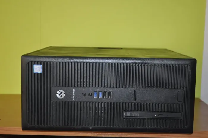 Комп'ютер HP EliteDesk 800 G2 Tower / Intel Core i5-6500 (4 ядра по 3,2 - 3,6 ГГц) / 16 ГБ DDR4 / 240 ГБ SSD / Intel HD Graphics 530 / DVD-ROM / Windows 11 Pro б/в - зображення 2