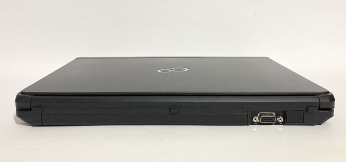 Ноутбук Fujitsu LifeBook S761 / 13.3" (1366x768) TN / Intel Core i7-2640M (2 (4) ядра по 2.8 - 3.5 GHz) / 8 GB DDR3 / 250 GB HDD / Intel HD Graphics 3000 / WebCam / DVD-ROM б/в - зображення 3