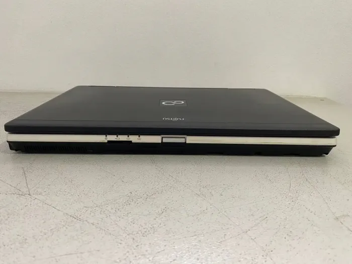 Ноутбук Fujitsu Celsius H700 / 15.6" (1920x1080) TN / Intel Core i7-620M (2 (4) ядра по 2.66 - 3.33 GHz) / 8 GB DDR3 / 128 GB SSD / nVidia Quadro FX 880M, 1 GB GDDR3, 128-bit / DVD-ROM б/в - зображення 6