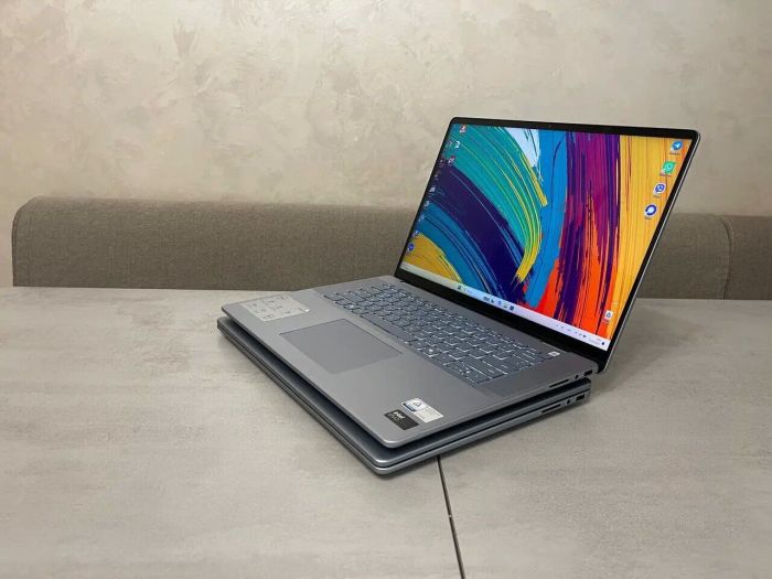Ноутбук Dell Inspiron 16 Plus 7640 / 16" (1920x1200) IPS Touch / Intel Core Ultra 7 155H (16 (22) ядер по 1.4 - 4.8 GHz) / 32 GB DDR5 / 512 GB SSD M.2 / Intel Arc graphics / WebCam / Fingerprint / HDMI б/в - зображення 3