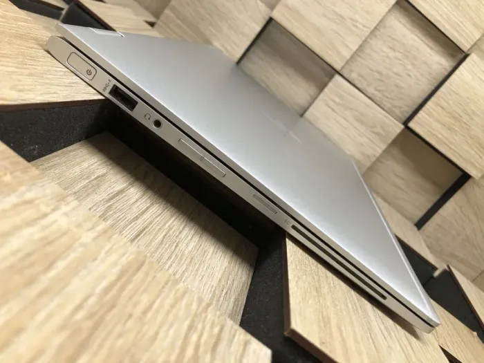 Ноутбук-трансформер HP EliteBook x360 1030 G2 / 13.3" (1920x1080) IPS Touch / Intel Core i5-7200U (2 (4) ядра по 2.5 - 3.1 GHz) / 8 GB DDR4 / 256 GB SSD M.2 / Intel HD Graphics 620 / WebCam б/в - зображення 6