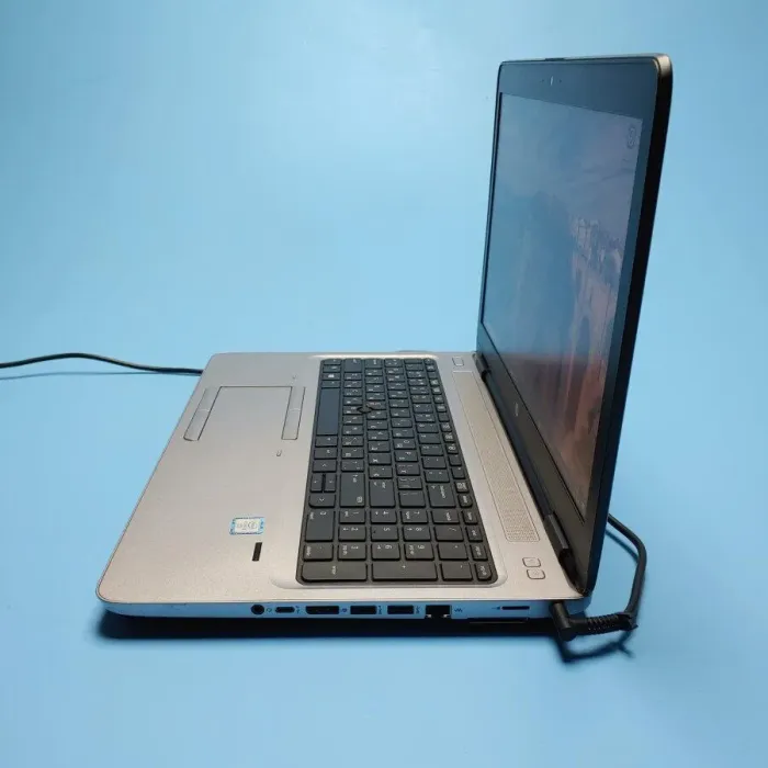 Ноутбук Б-клас HP ProBook 650 G2 / 15.6" (1366x768) TN / Intel Core i5-6300U (2 (4) ядра по 2.4 - 3.0 GHz) / 16 GB DDR4 / 480 GB SSD / AMD Radeon R7 M365X, 2 GB GDDR5, 128-bit / WebCam / Win 10 Pro б/в - зображення 5