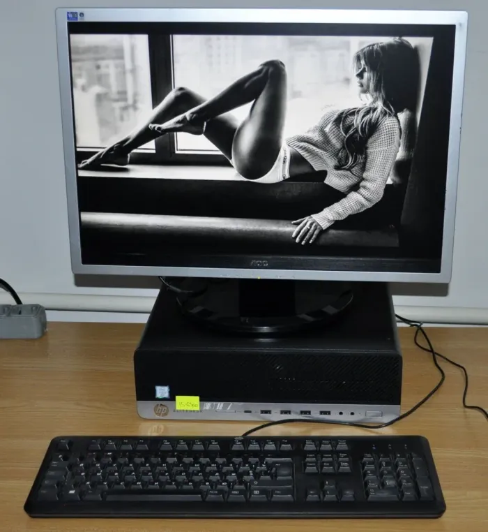 Комплект ПК: HP EliteDesk 800 G3 SFF / Intel Core i5-6500 (4 ядра по 3.2 - 3.6 GHz) / 8 GB DDR4 / 320 GB HDD / Intel HD Graphics 530 / DVD-ROM + Монітор Б-клас 22" (1680x1050) TN  Windows 10 Pro б/в - зображення 3