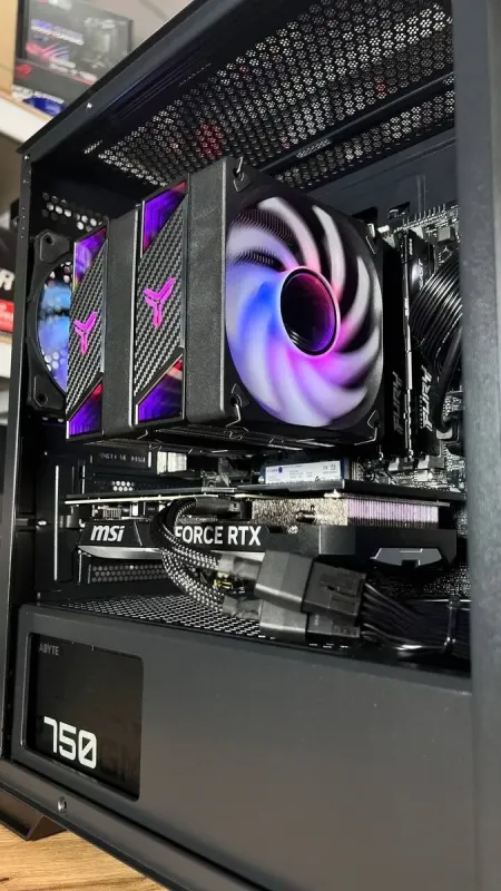 Збірка під замовлення: ігровий ПК MSI MAG Forge M100R Black Tower / AMD Ryzen 7 5700X3D (8 (16) ядер по 3.4 - 4.5 GHz) / 32 GB DDR4 / 2000 GB SSD M.2 / nVidia GeForce RTX 4070, 12 GB GDDR6X, 192-bit / 750W - зображення 5