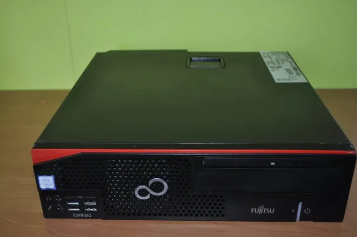 Комп'ютер Fujitsu Esprimo D757 E90 SFF / Intel Core i5-6500 (4 ядра по 3.2 - 3.6 GHz) / 16 GB DDR4 / 500 GB SSD + 500 GB HDD / Intel HD Graphics 530 / DVD-ROM / Windows 11 Pro б/в - зображення 2