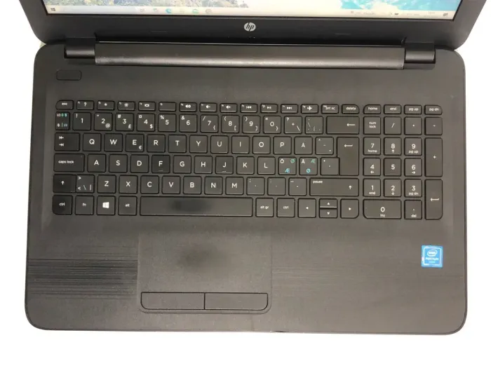 Ноутбук Б-клас HP 15-ay043no / 15.6" (1920x1080) TN / Intel Pentium N3710 (4 ядра по 1.6 - 2.56 GHz) / 8 GB DDR3 / 128 GB SSD / Intel HD Graphics 405 / WebCam / DVD-ROM / Win 10 Home б/в - зображення 8