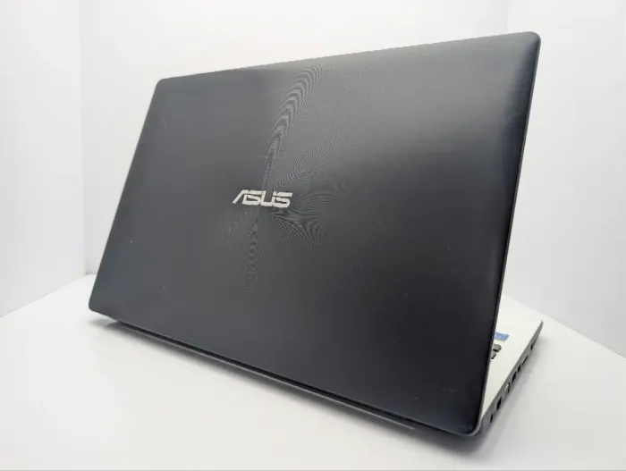 Ноутбук Asus X553M / 15.6" (1366x768) TN / Intel Celeron N2830 (2 ядра по 2.16 - 2.41 GHz) / 8 GB DDR3 / 500 GB HDD / Intel HD Graphics / WebCam / DVD-ROM б/в - зображення 8