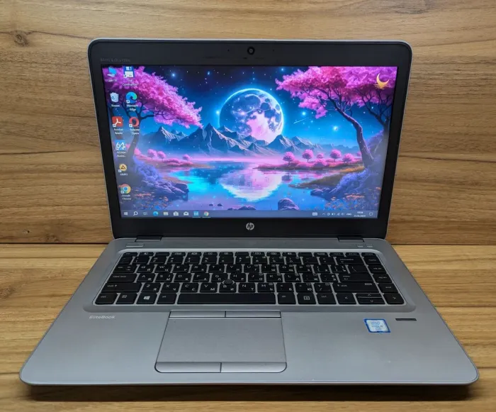 Ультрабук HP EliteBook 840 G3 / 15.6" (1920x1080) IPS / Intel Core i5-6300U (2 (4) ядра по 2.4 - 3.0 GHz) / 8 GB DDR4 / 256 GB SSD / Intel HD Graphics 520 / WebCam / TouchID / Windows 10 б/в - зображення 2