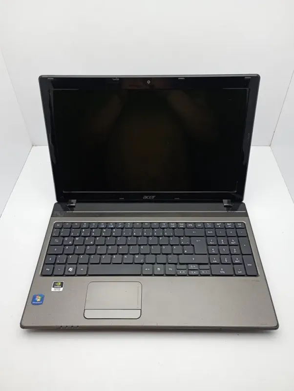 Ноутбук Acer Aspire 5750G / 15.6" (1366x768) TN / Intel Core i7-2630QM (4 (8) ядра по 2.0 - 2.9 GHz) / 6 GB DDR3 / 1000 GB HDD / nVidia GeForce GT 610M, 1 GB GDDR5, 128-bit / WebCam б/в - зображення 2
