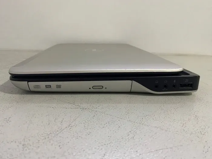 Ноутбук Dell XPS L502X / 15.6" (1366x768) TN / Intel Core i5-2410M (2 (4) ядра по 2.3 - 2.9 GHz) / 8 GB DDR3 / 500 GB HDD / Intel HD Graphics 3000 / WebCam / DVD-ROM б/в - зображення 4