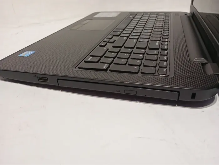 Ноутбук Dell Inspiron 17 3721 / 17.3" (1600x900) TN / Intel Core i5-3337U (2 (4) ядра по 1.8 - 2.7 GHz) / 8 GB DDR3 / 240 GB SSD + 320 HDD / Intel HD Graphics 4000 / WebCam б/в - зображення 5