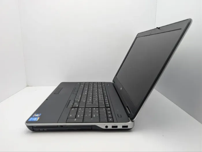 Ноутбук Dell Latitude E6540 / 15.6" (1920x1080) TN / Intel Core i5-4200M (2 (4) ядра по 2.5 - 3.1 GHz) / 8 GB DDR3 / 1000 GB HDD / Intel HD Graphics 4600 / DVD-ROM б/в - зображення 5