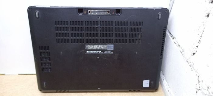 Ультрабук Б-клас Dell Latitude E5470 / 14" (1920x1080) IPS / Intel Core i5-6440HQ (4 ядра по 2.6 - 3.5 GHz) / 8 GB DDR4 / 240 GB SSD / Intel HD Graphics 530 / WebCam / Win 10 Pro б/в - зображення 5