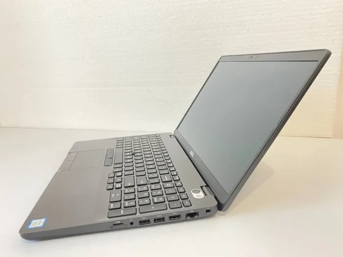 Ноутбук Dell Latitude 5500 / 15.6" (1920x1080) TN / Intel Core i5-8265U (4 (8) ядра по 1.6 - 3.9 GHz) / 16 GB DDR4 / 256 GB SSD / Intel UHD Graphics / WebCam б/в - зображення 6