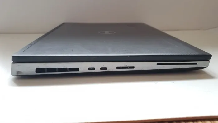 Мобільна робоча станція Б-клас Dell Precision 7730 / 17.3" (1920x1080) IPS / Intel Core i7-8850H (6 (12) ядер по 2.6 - 4.3 GHz) / 32 GB DDR4 / 128 GB SSD M.2 + 512 GB SSD M.2 / nVidia Quadro P3200, 6 GB GDDR5, 192-bit / WebCam б/в - зображення 4