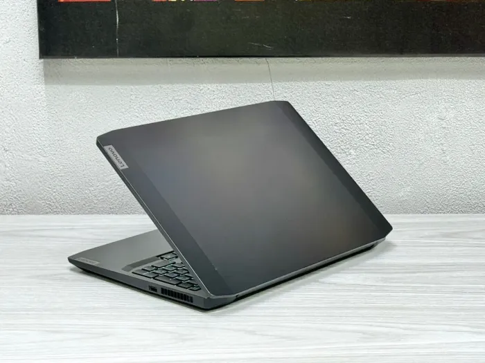 Ігровий ноутбук Lenovo Ideapad Gaming 3 15ARH05 / 15.6" (1920x1080) IPS / AMD Ryzen 5 4600H (6 (12) ядер по 3.0 - 4.0 GHz) / 16 GB DDR4 / 512 GB SSD M.2 / nVidia GeForce GTX 1650, 4GB GDDR6, 128-bit / WebCam б/в - зображення 6