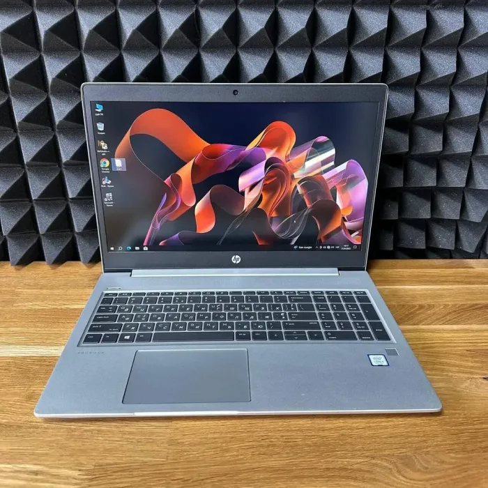 Ноутбук HP ProBook 450 G6 / 15.6" (1920x1080) TN / Intel Core i5-8265U (4 (8) ядра по 1.6 - 3.9 GHz) / 8 GB DDR4 / 128 GB SSD + 500 GB HDD / Intel UHD Graphics 620 / WebCam б/в - зображення 2