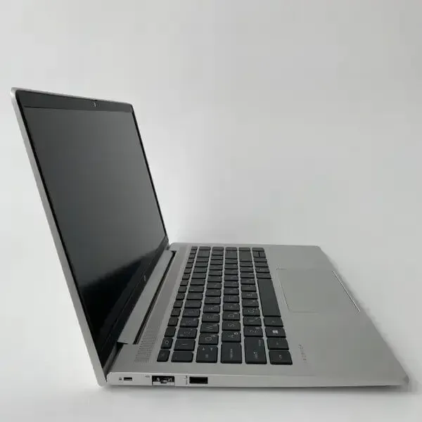 Ультрабук HP ProBook 445 G8 / 14" (1920x1080) IPS / AMD Ryzen 5 5600U (6 (12) ядер по 2.3 - 4.2 GHz) / 16 GB DDR4 / 512 GB SSD / Radeon Vega 7 Graphics / WebCam / Fingerprint б/в - зображення 4