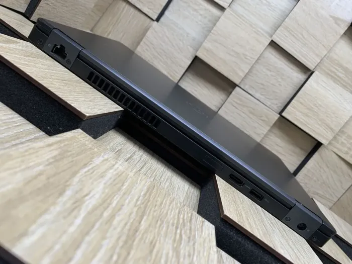 Ноутбук Б-клас Dell Latitude 5480 / 14" (1366x768) TN / Intel Core i5-6300U (2 (4) ядра по 2.4 - 3.0 GHz) / 8 GB DDR4 / 128 GB SSD M.2 / Intel HD Graphics 520 / WebCam / USB 3.1 / HDMI / Windows 10 б/в - зображення 7