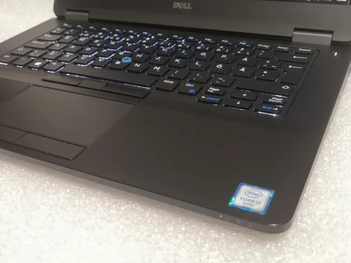 Ультрабук Dell Latitude E5470 / 14" (1920x1080) IPS / Intel Core i3-6100U (2 (4) ядра по 2.3 GHz) / 8 GB DDR4 / 128 GB SSD / Intel HD Graphics 530 / WebCam / Windows 10 Pro б/в - зображення 4