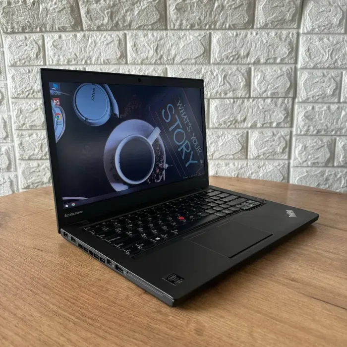 Ультрабук Б-клас Lenovo ThinkPad T440s / 14" (1600x900) TN / Intel Core i5-4300U (2 (4) ядра по 1.9 - 2.9 GHz) / 8 GB DDR3 / 120 GB SSD / Intel HD Graphics 4400 / WebCam б/в - зображення 4