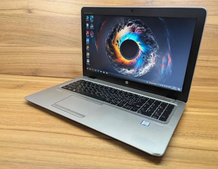 Ноутбук Б-клас HP EliteBook 850 G3 / 15.6" (1366x768) TN / Intel Core i5-6200U (2 (4) ядра по 2.3 - 2.8 GHz) / 8 GB DDR4 / 240 GB SSD / Intel HD Graphics 520 / WebCam / Fingerprint / Windows 10 б/в - зображення 6