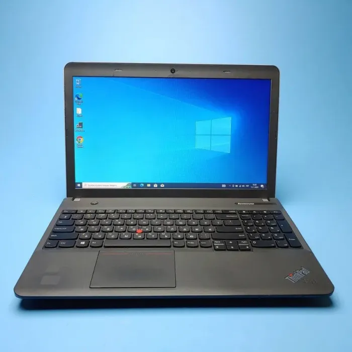 Ноутбук Lenovo ThinkPad E531 / 15.6" (1366x768) TN / Intel Core i5-3230M (2 (4) ядра по 2.6 - 3.2 GHz) / 8 GB DDR3 / 240 GB SSD / Intel HD Graphics 4000 / WebCam / DVD-ROM / Win 10 Pro б/в - зображення 2