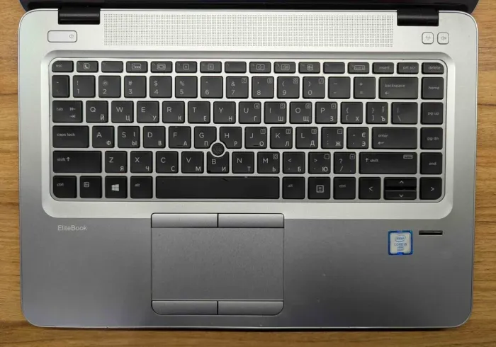 Ультрабук HP EliteBook 840 G3 / 14" (1920x1080) IPS / Intel Core i5-6300U (2 (4) ядра по 2.4 - 3.0 GHz) / 8 GB DDR4 / 240 GB SSD / Intel HD Graphics 520 / TouchID / WebCam / Windows 10 б/в - зображення 3