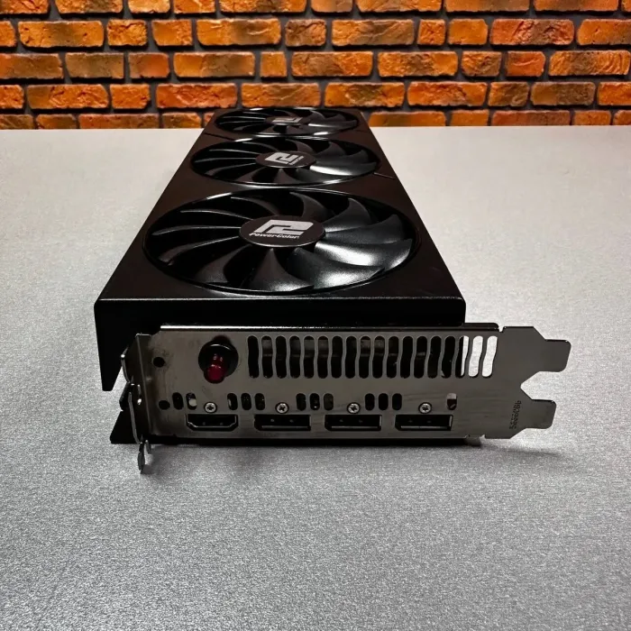 Дискретна відеокарта PowerColor Fighter Radeon RX 6800, 16 GB GDDR6, 256-bit / 1x HDMI, 3x DisplayPort / (AXRX 6800 16GBD6-3DH/OC) б/в - зображення 3