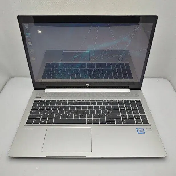 Ноутбук HP ProBook 450 G6 / 15.6" (1366x768) TN / Intel Core i5-8265U (4 (8) ядра по 1.6 - 3.9 GHz) / 8 GB DDR4 / 256 GB SSD / Intel UHD Graphics 620 / WebCam б/в - зображення 2