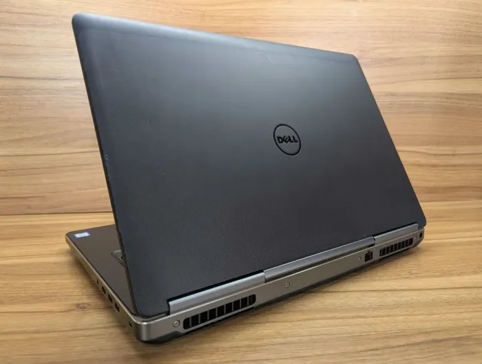 Мобільна робоча станція Dell Precision 7720 / 17.3" (1920x1080) IPS / Intel Core i7-6820HQ (4 (8) ядра по 2.7 - 3.6 GHz) / 32 GB DDR4 / 512 GB SSD + 500 GB HDD / nVidia Quadro P3000, 6 GB GDDR5, 192-bit / WebCam / Windows 10 б/в - зображення 6