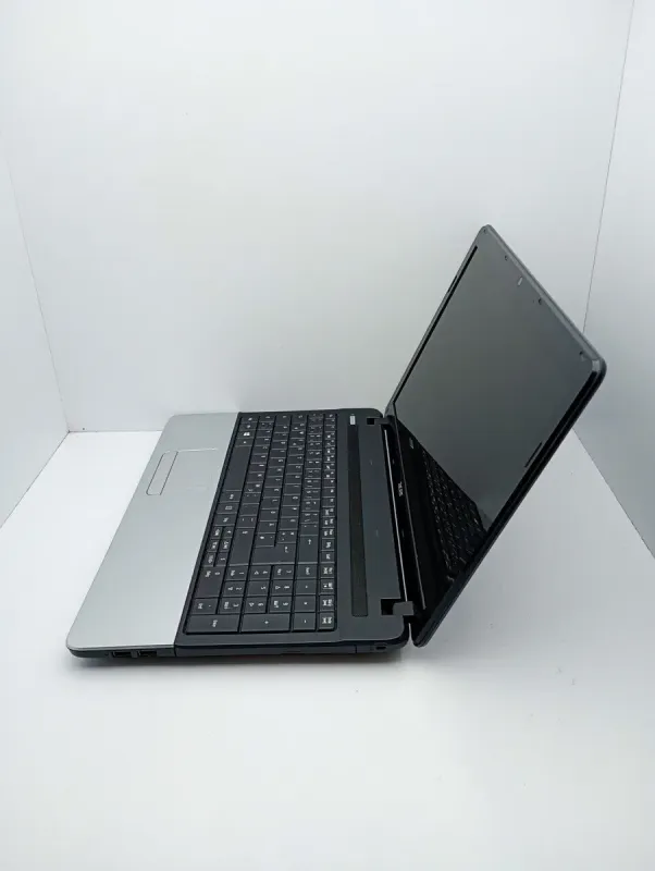 Ноутбук Acer Aspire E1-531 / 15.6" (1366x768) TN / Intel Pentium 2020M (2 ядра по 2.4 GHz) / 8 GB DDR3 / 320 GB HDD / Intel HD Graphics 2500 / WebCam б/в - зображення 4
