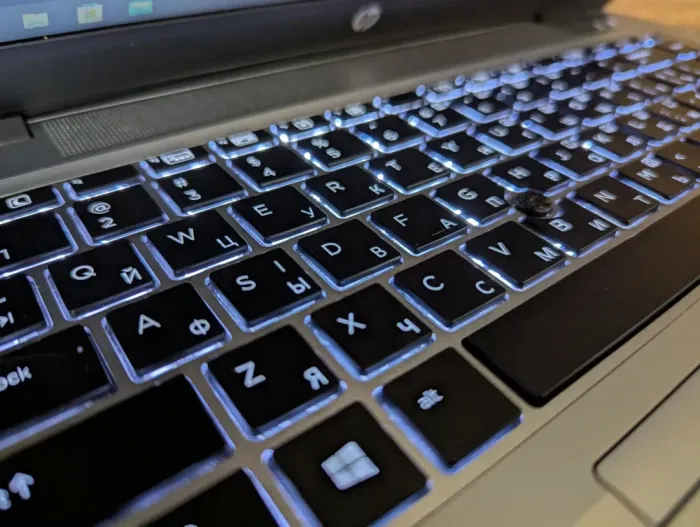 Ультрабук HP EliteBook 840 G4 / 14" (1920x1080) IPS / Intel Core i5-7300U (2 (4) ядра по 2.6 - 3.5 GHz) / 8 GB DDR4 / 256 GB SSD / Intel HD Graphics 620 / WebCam / Fingerprint / Windows 10 б/в - зображення 6