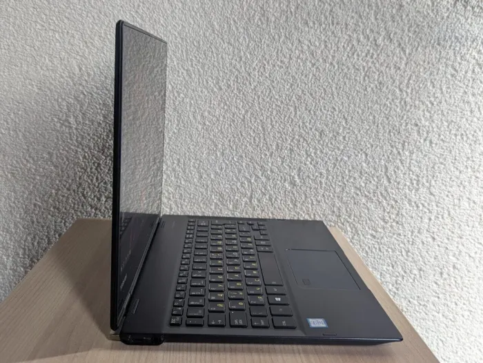 Нетбук Toshiba Portege X20W-E / 12.5" (1920x1080) TN Touch / Intel Core i5-8350U (4 (8) ядра по 1.7 - 3.6 GHz) / 16 GB DDR3 / 128 GB SSD / Intel UHD Graphics 620 / WebCam б/в - зображення 5