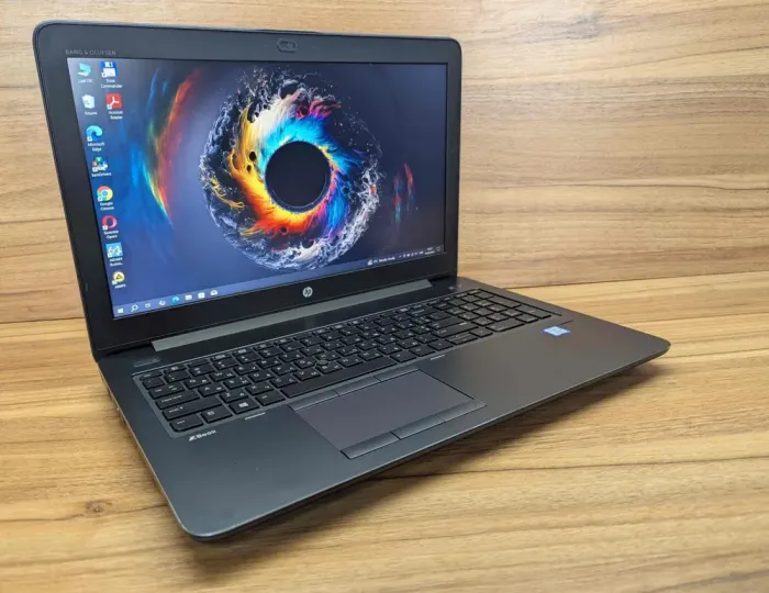 Ультрабук HP zBook 15 G4 / 15.6" (1920x1080) IPS / Intel Core i5-7440HQ (4 ядра по 2.8 - 3.8 GHz) / 16 GB DDR4 / 480 GB SSD / Intel HD Graphics 630 / Fingerprint / Windows 10 б/в - зображення 4