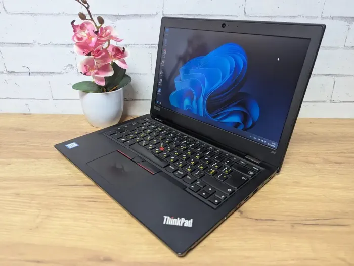 Ультрабук Lenovo ThinkPad L390 / 13.3" (1366x768) TN / Intel Core i3-8145U (2 (4) ядра по 2.1 - 3.9 GHz) / 16 GB DDR4 / 128 GB SSD / Intel UHD Graphics / WebCam б/в - зображення 9