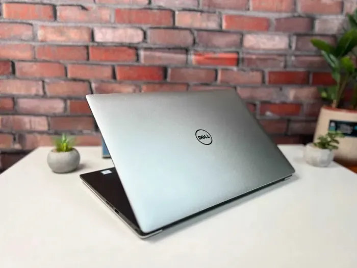 Мобільна робоча станція Dell Precision 5520 / 15.6" (1920x1080) IPS / Intel Core i7-7820HQ (4 (8) ядра по 2.9 - 3.9 GHz) / 32 GB DDR4 / 512 GB SSD / nVidia Quadro M1200, 4 GB GDDR5, 128-bit / WebCam б/в - зображення 8