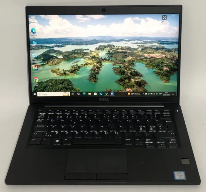 Ультрабук Б-клас Dell Latitude 7390 / 13.3" (1920x1080) IPS / Intel Core i5-8350U (4 (8) ядра по 1.7 - 3.6 GHz) / 8 GB DDR4 / 256 GB SSD / Intel UHD Graphics 620 / WebCam / Win 10 Pro б/в - зображення 2