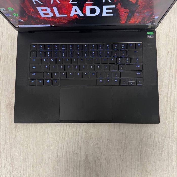 Ігровий ноутбук Б-клас Razer Blade 15 RZ09-0409 / 15.6" (1920x1080) IPS / Intel Core i7-10875H (8 (16) ядер по 2.3 - 5.1 GHz) / 16 GB DDR4 / 1000 GB SSD NVMe / nVidia GeForce RTX 2080 Super Max-Q, 8 GB GDDR6, 256-bit / WebCam б/в - зображення 7