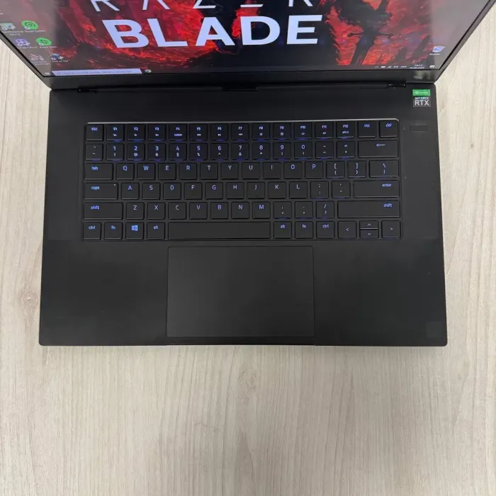 Ігровий ноутбук Б-клас Razer Blade 15 RZ09-0409 / 15.6" (1920x1080) IPS / Intel Core i7-10875H (8 (16) ядер по 2.3 - 5.1 GHz) / 16 GB DDR4 / 1000 GB SSD NVMe / nVidia GeForce RTX 2080 Super Max-Q, 8 GB GDDR6, 256-bit / WebCam б/в - зображення 7