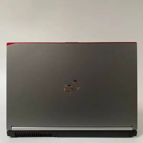 Мобільна робоча станція Б-клас Fujitsu Celsius H760 / 15.6" (1920x1080) IPS / Intel Core i5-6440HQ (4 ядра по 2.6 - 3.5 GHz) / 16 GB DDR4 / 512 GB SSD / nVidia Quadro M600M, 2 GB GDDR5, 128-bit / WebCam / HDMI б/в - зображення 6