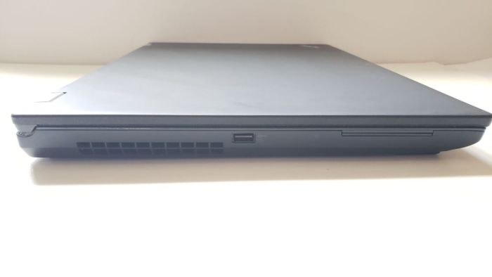 Мобільна робоча станція Lenovo ThinkPad P72 / 17.3" (1920x1080) IPS / Intel Core i7-8850H (6 (12) ядер по 2.6 - 4.3 GHz) / 32 GB DDR4 / 128 GB SSD + 512 GB SSD + 750 GB HDD / nVidia Quadro P2000, 4 GB GDDR5, 128-bit / WebCam б/в - зображення 4