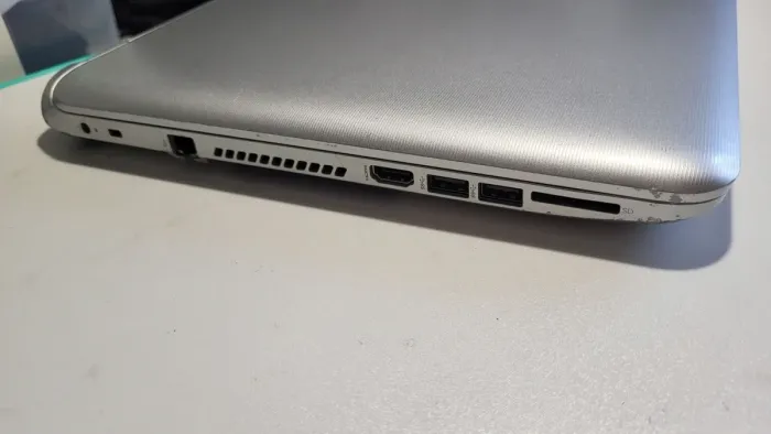 Ноутбук Б-клас HP Pavilion 17 / 17.3" (1600x900) TN / AMD A4-6210 (4 ядра по 1.8 GHz) / 8 GB DDR3 / 120 GB SSD / AMD Radeon R3 Graphics / WebCam / АКБ немає б/в - зображення 8