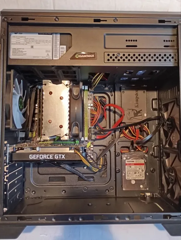 Ігровий ПК GameMax G561-FRGB Black Tower / Intel Xeon E5-2650 v2 (8 (16) ядер по 2.6 - 3.4 GHz) / 20 GB DDR3 / 480 GB SSD + 1000 GB HDD / nVidia GeForce GTX 1650, 4 GB GDDR6, 128-bit / 600W б/в - зображення 6