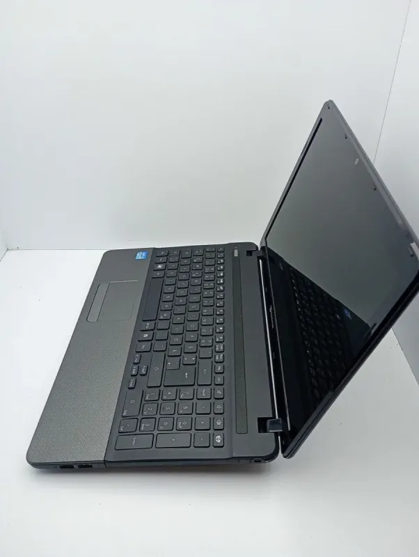 Ноутбук Acer Pakard TS11 / 15.6" (1366x768) TN / Intel Core i7-2630QM (4 (8) ядра по 2.0 - 2.9 GHz) / 8 GB DDR3 / 640 GB HDD / Intel HD Graphics / WebCam б/в - зображення 4