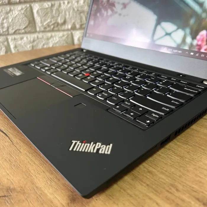 Ультрабук Lenovo ThinkPad T14 / 14" (1920x1080) IPS Touch / Intel Core i5-10310U (4 (8) ядра по 1.7 - 4.4 GHz) / 8 GB DDR4 / 256 GB SSD / Intel UHD Graphics / WebCam б/в - зображення 8