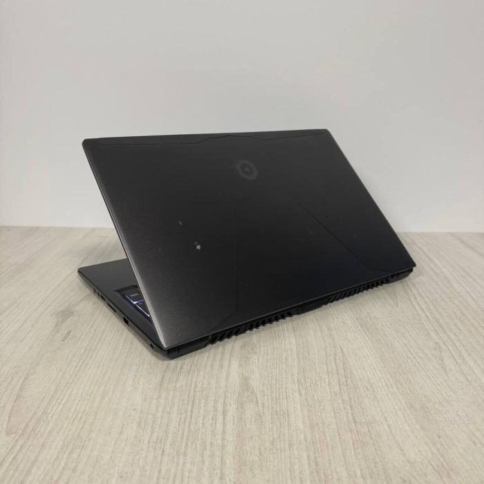 Ігровий ноутбук Б-класу Origin Evo 15-S P950ER-U / 15,6" (1920x1080) IPS / Intel Core i7-8750H (6 (12) ядер по 2,2 - 4,1 ГГц) / 16 ГБ DDR4 / 128 ГБ SSD + 500 ГБ HDD / nVidia GeForce GTX 1070 Max-Q, 8 ГБ GDDR5, 256-біт б/в - зображення 6